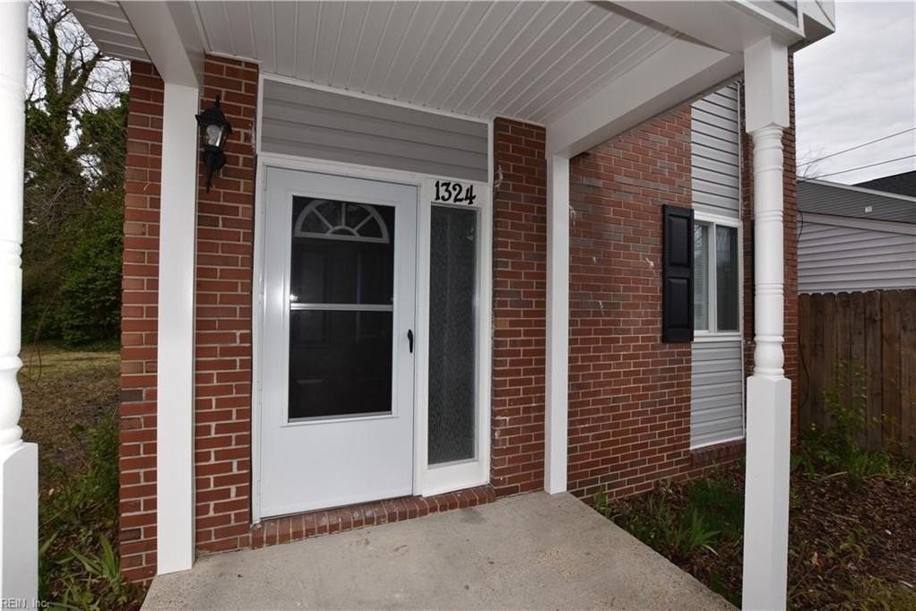 1324 West 38th Street - Photo 2 of 29