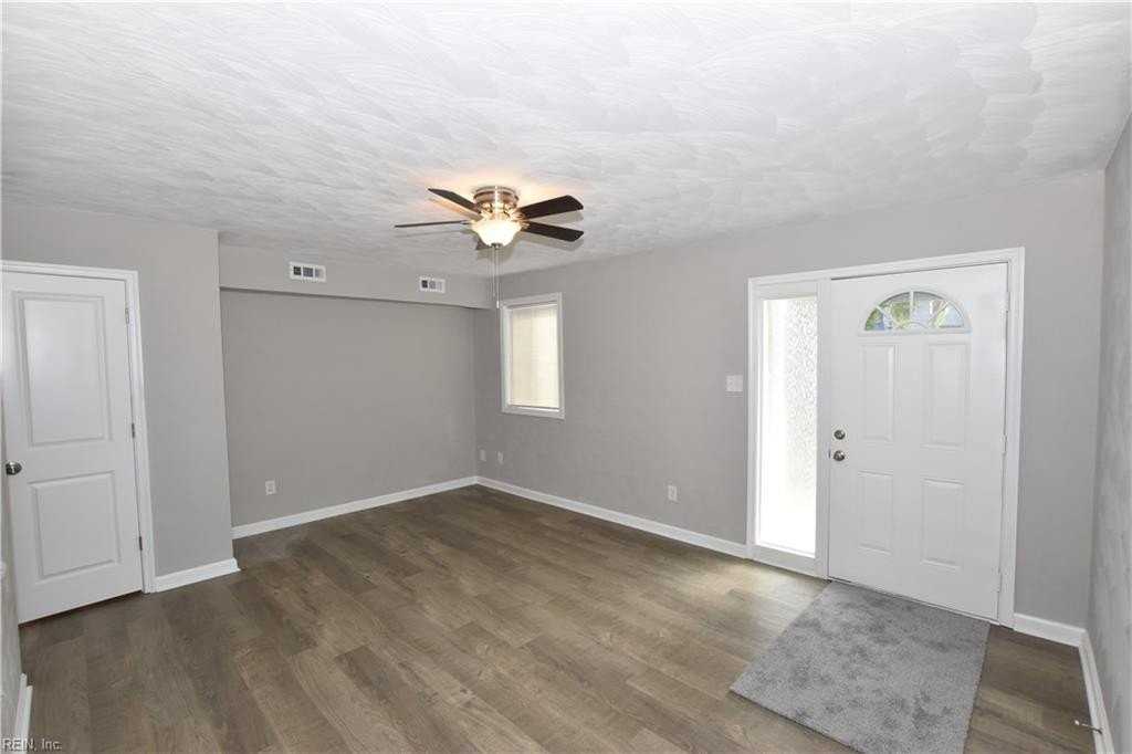 1324 West 38th Street - Photo 6 of 29