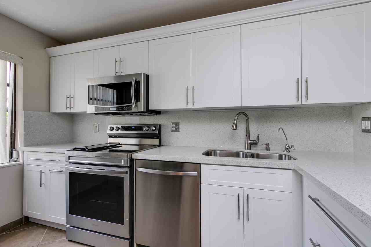 8535 Casa Del Lago #E - Photo 7 of 38