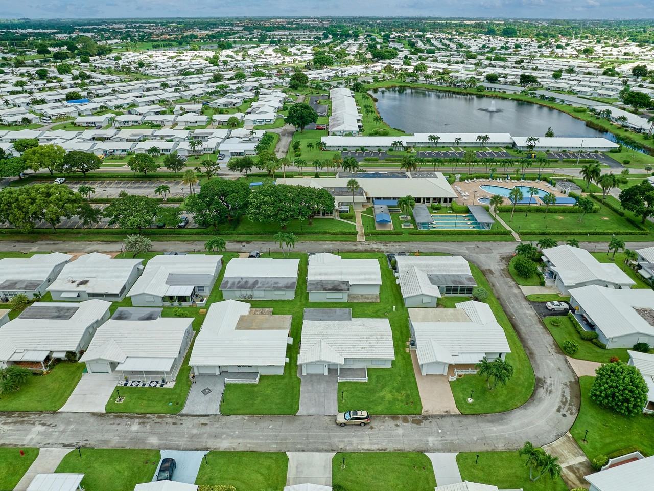 520 Sw 18th St - Photo 2 of 33