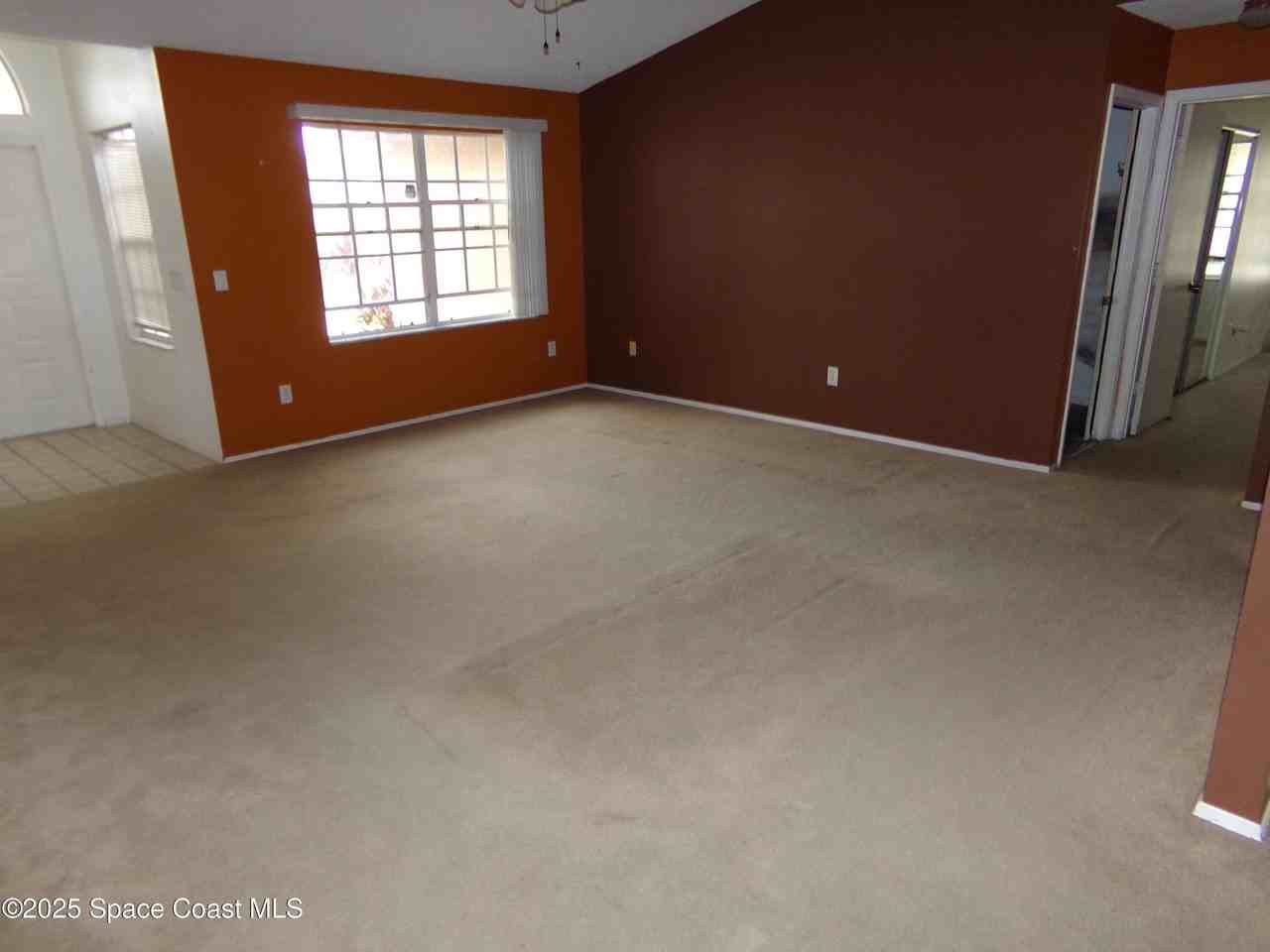 310 310 SE Seahorse Circle SE - Photo 3 of 12