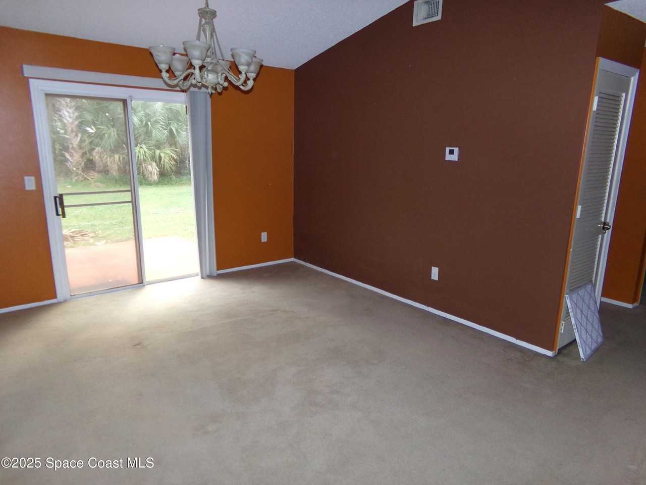 310 310 SE Seahorse Circle SE - Photo 4 of 12