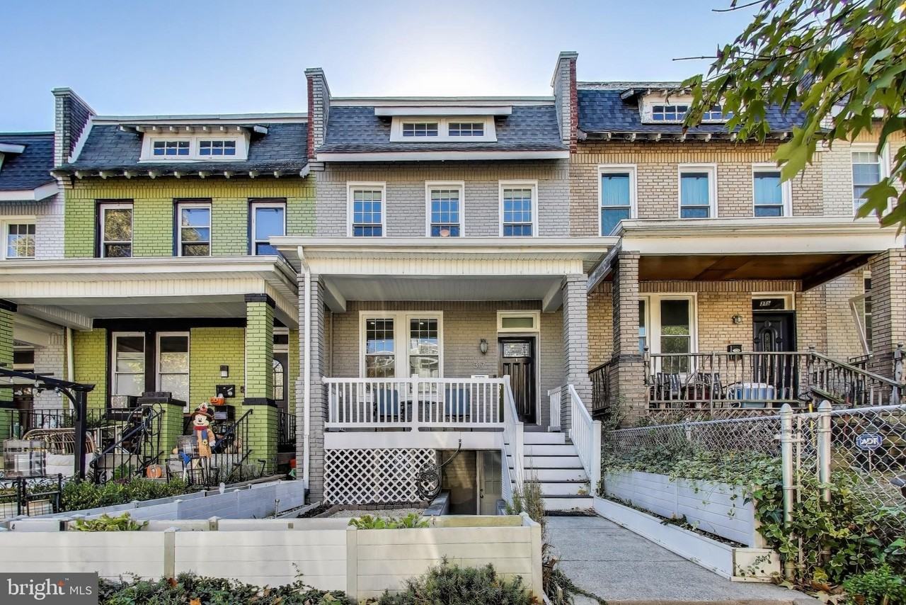 317 Todd Pl Ne - Photo 2 of 41