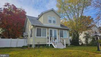 featured image of 205 3rd Ave Sw