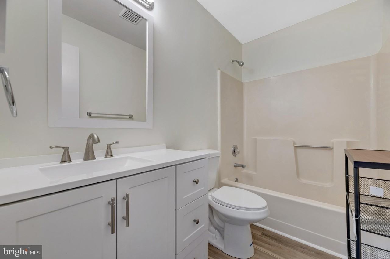 7108 Ruthgreen Road - Photo 6 of 25