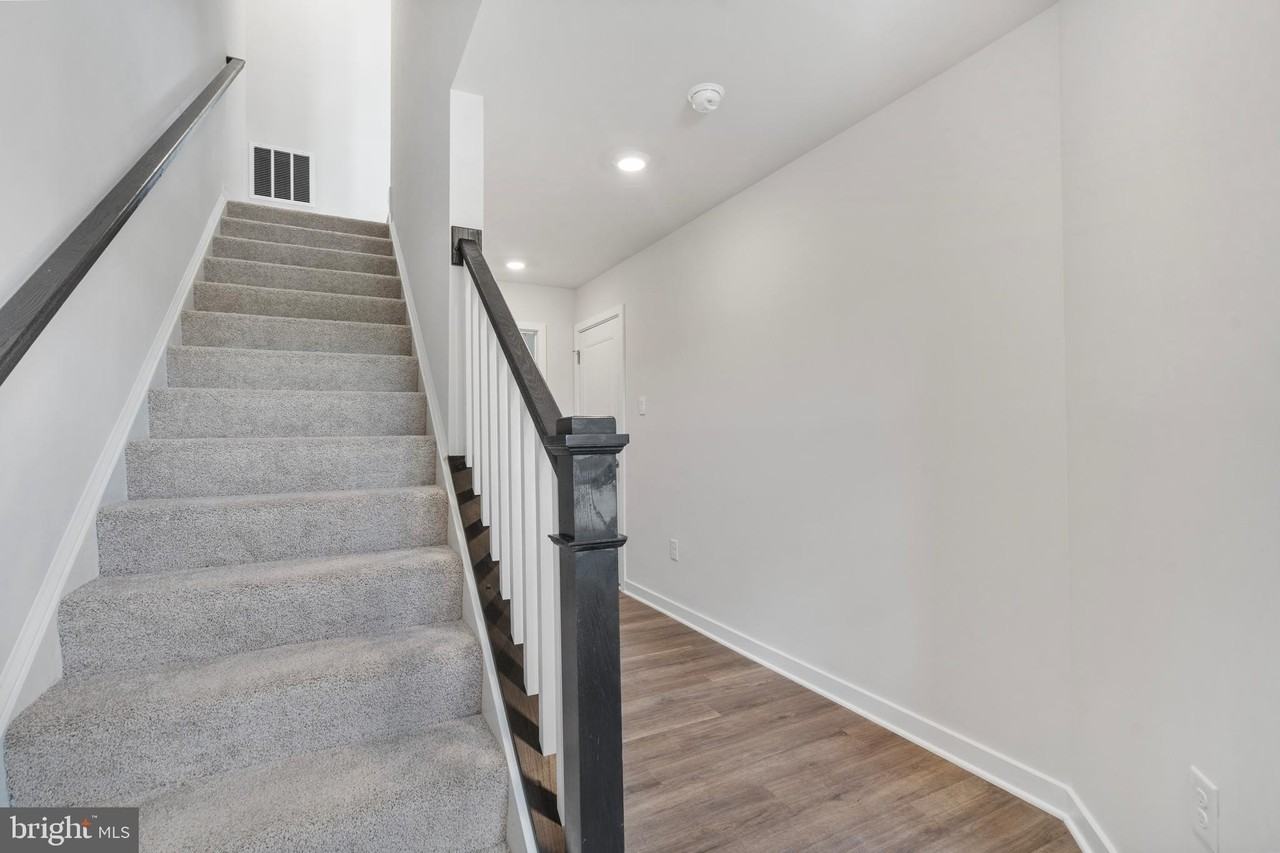 16651 Green Glade Drive - Photo 3 of 30