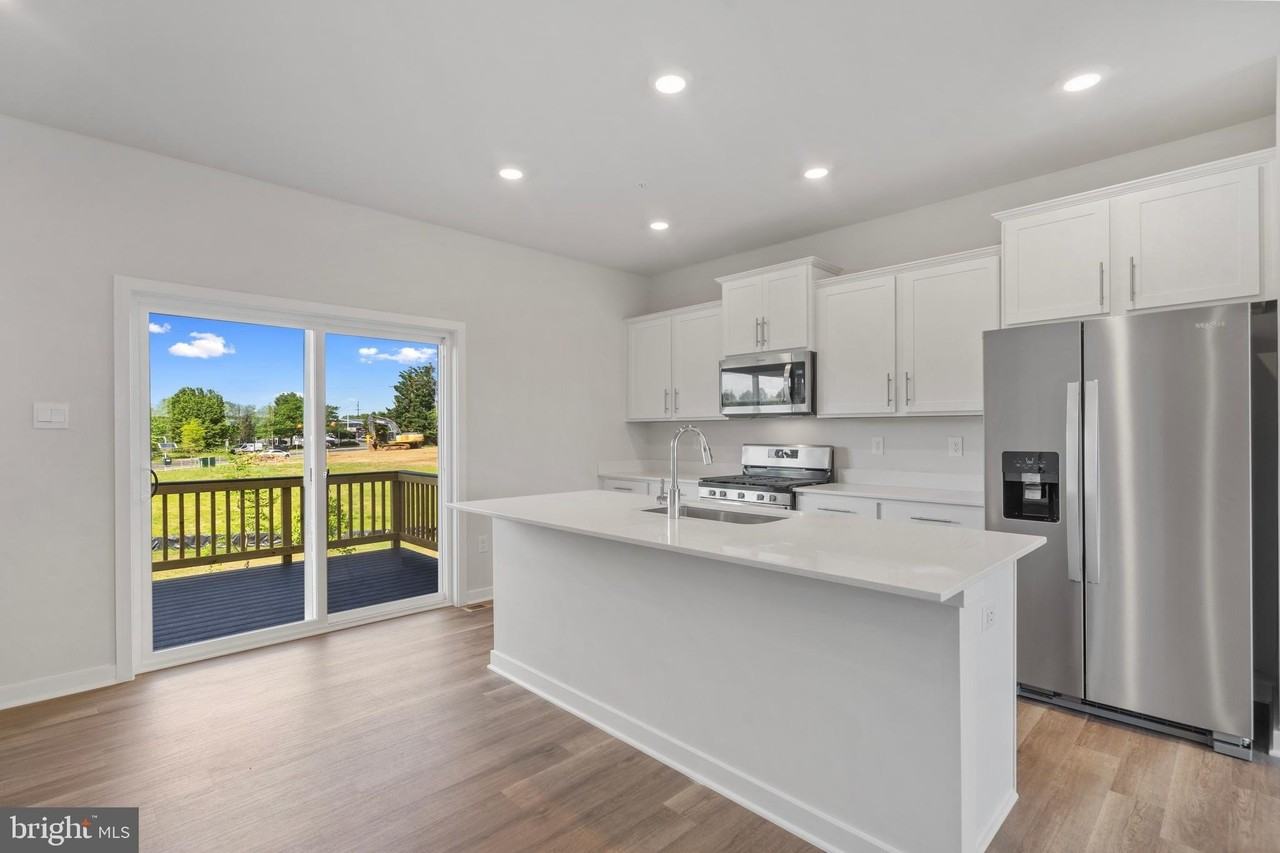 16651 Green Glade Drive - Photo 4 of 30