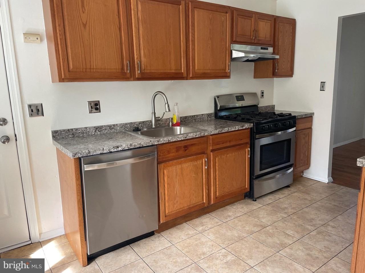 3510 Castleleigh Road - Photo 6 of 8