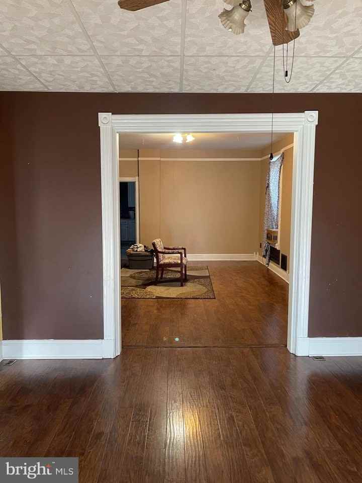 744 W Washington St - Photo 4 of 36