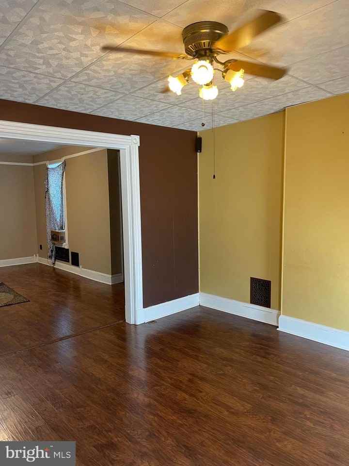 744 W Washington St - Photo 5 of 36