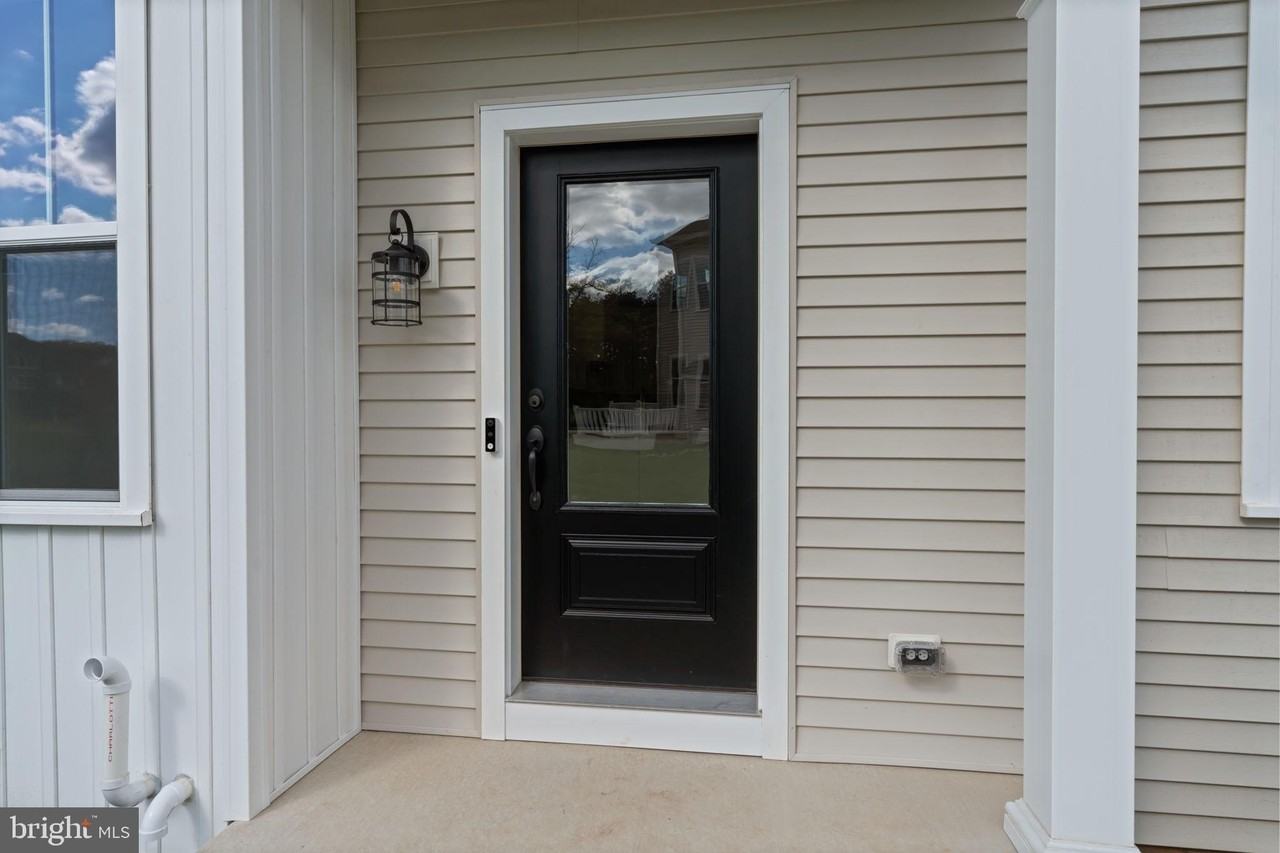 46 Parry Way - Photo 3 of 33