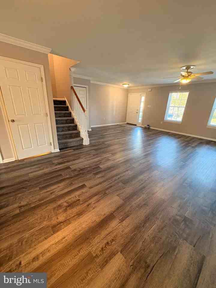 905 Kennedy Ct - Photo 4 of 28