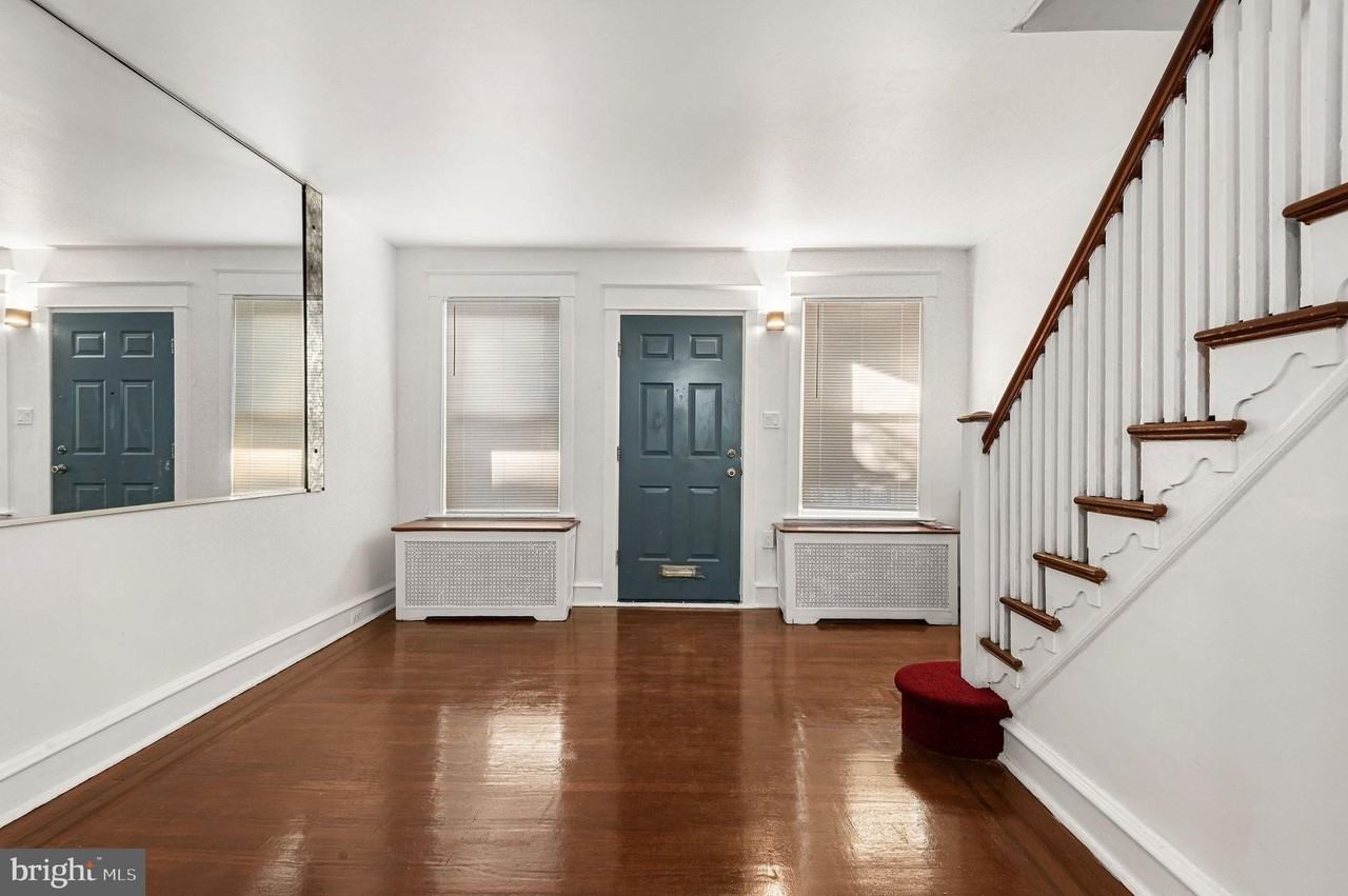 243 E Sheldon St - Photo 4 of 23