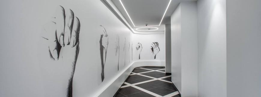 1325 Montrose Boulevard - Photo 2 of 10