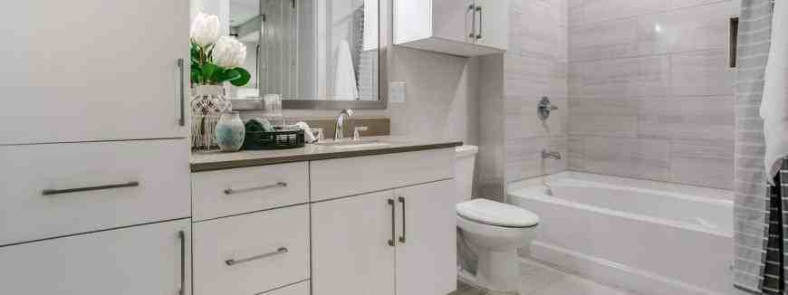 1325 Montrose Boulevard - Photo 4 of 10