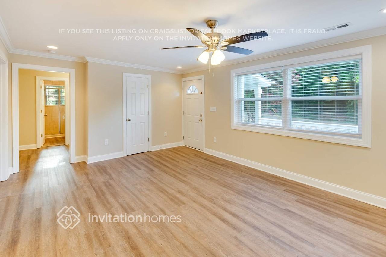 1517 Lasalle St - Photo 6 of 20