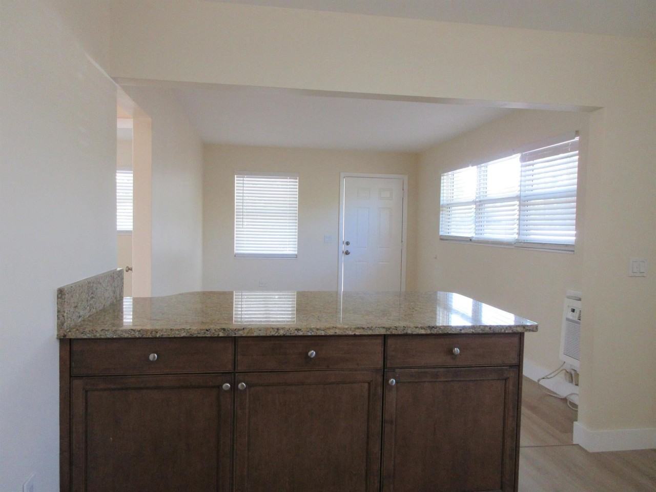 1238 17th Ave N - Photo 6 of 11