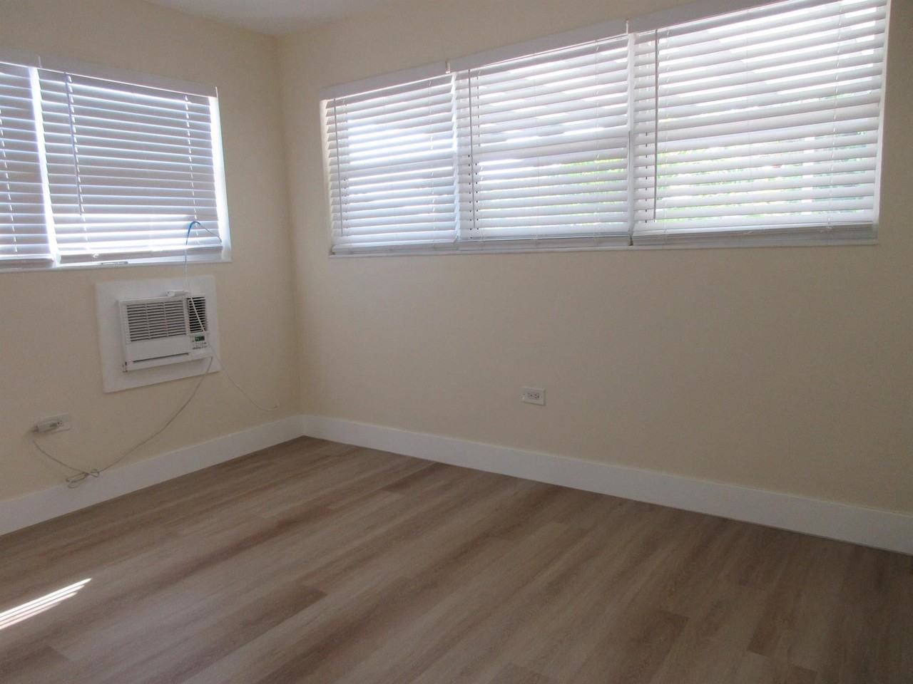 1238 17th Ave N - Photo 7 of 11