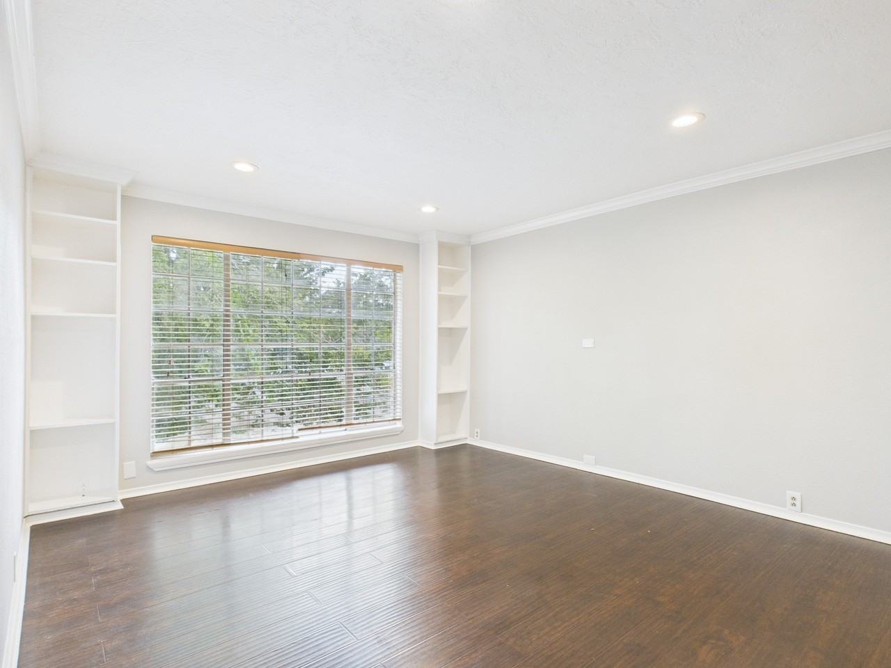 5353 Richmond Avenue - Photo 2 of 18