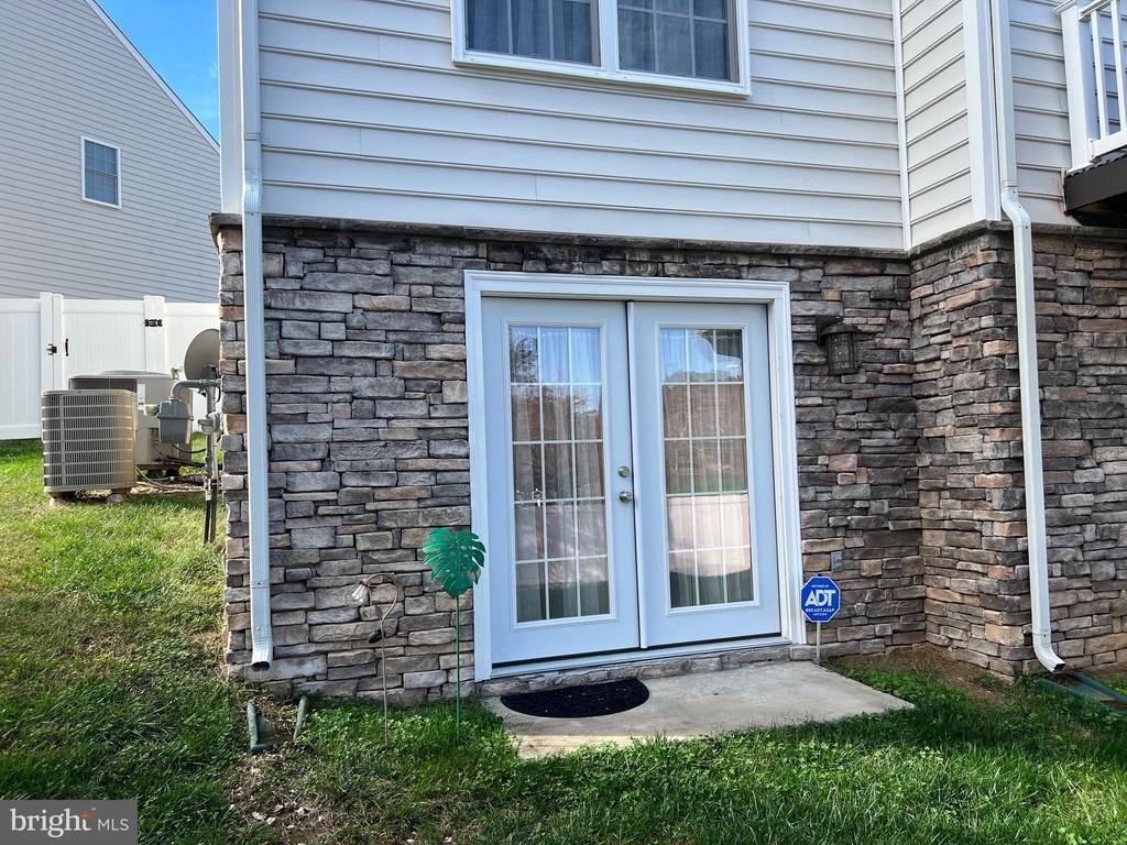 5802 Telluride Ln Bsmt A - Photo 5 of 36