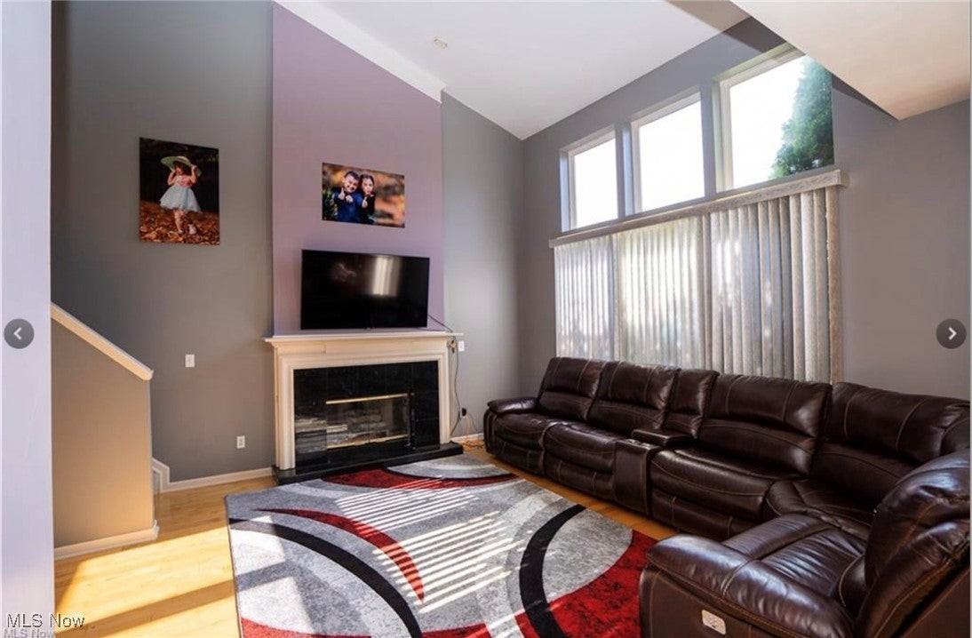 2820 Francena Court - Photo 3 of 19