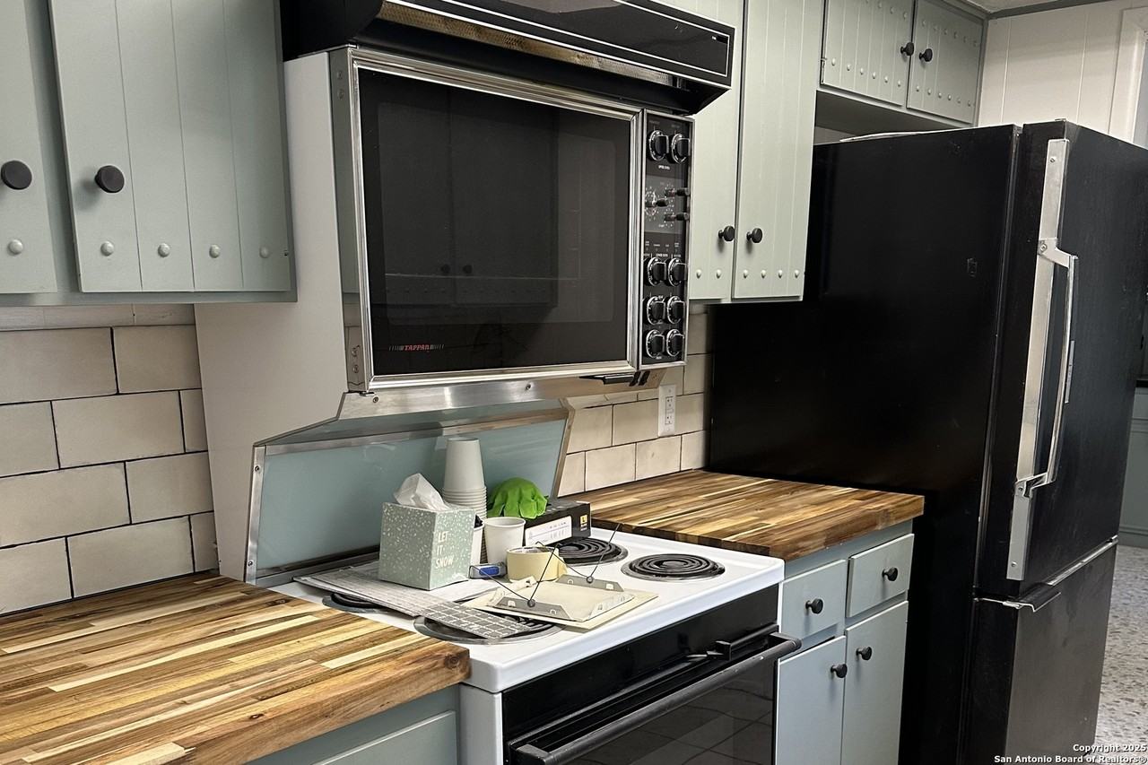 10310 Fox Hollow - Photo 4 of 7