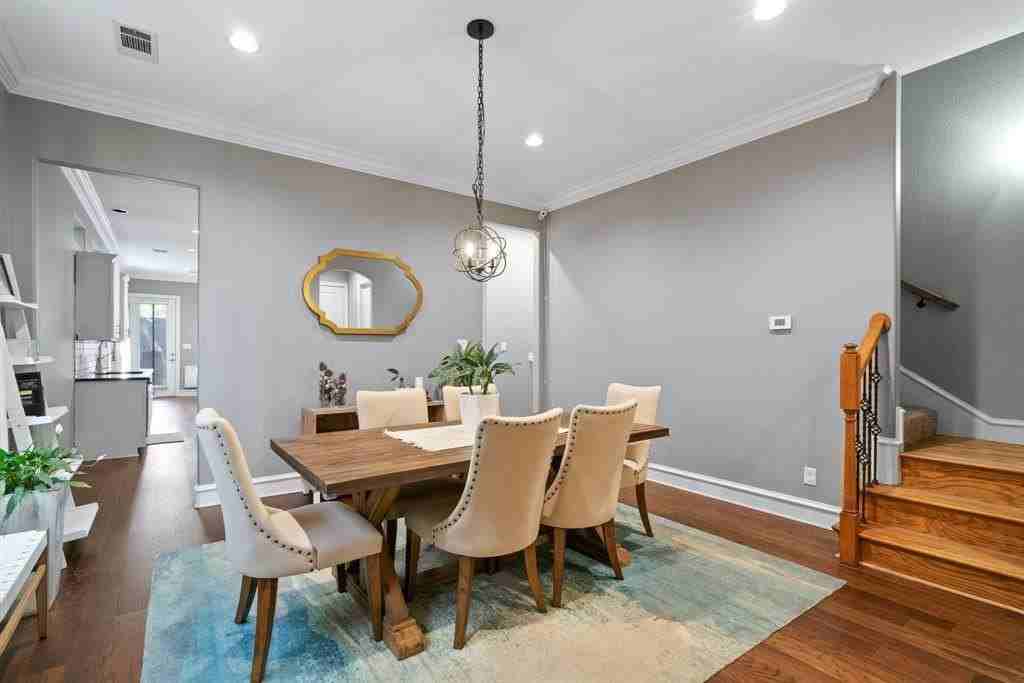 5923 Oram Street - Photo 3 of 18