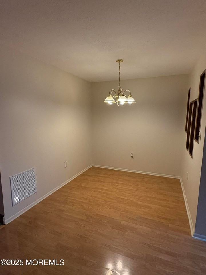 910 Judy Ct - Photo 2 of 16