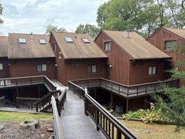 featured image of 1 Gray Rock Dr