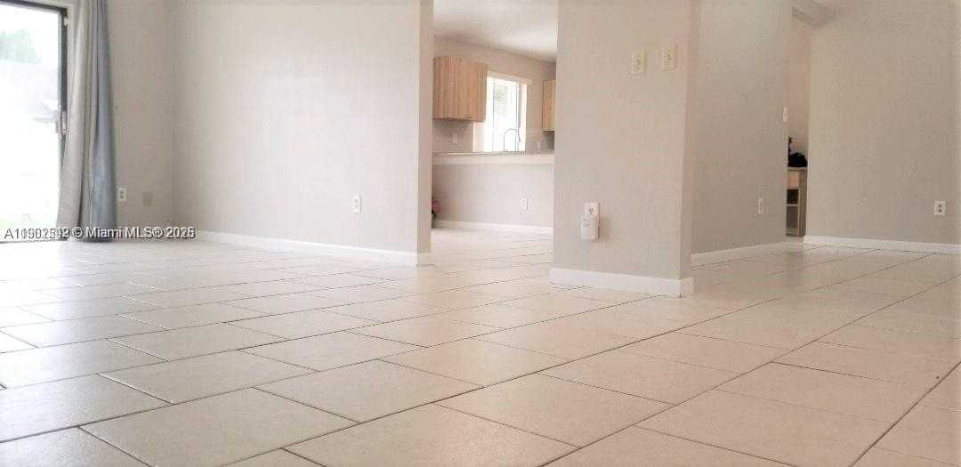 10123 Southwest 145th Court - Photo 4 of 25