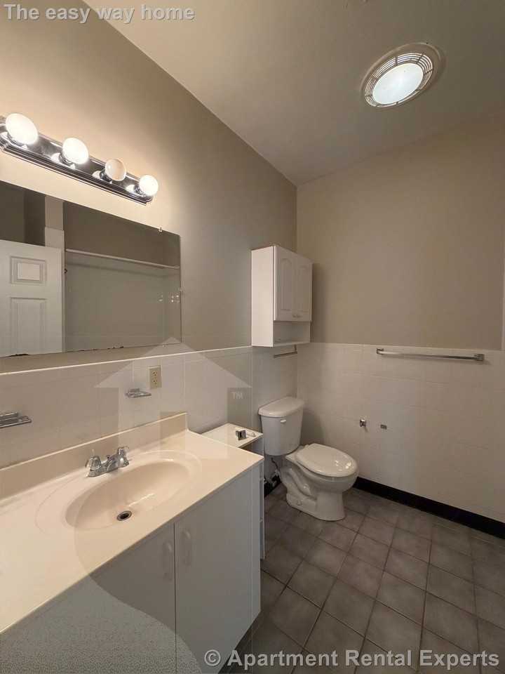 466 Green St #9 - Photo 6 of 14