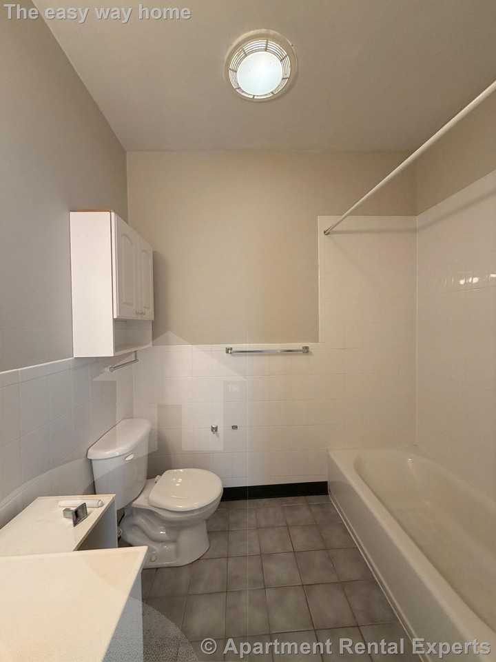 466 Green St #9 - Photo 7 of 14