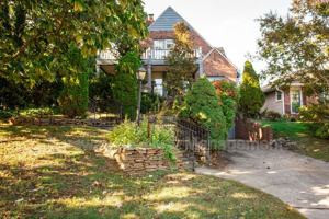 featured image of 319 N Newton Lake Dr