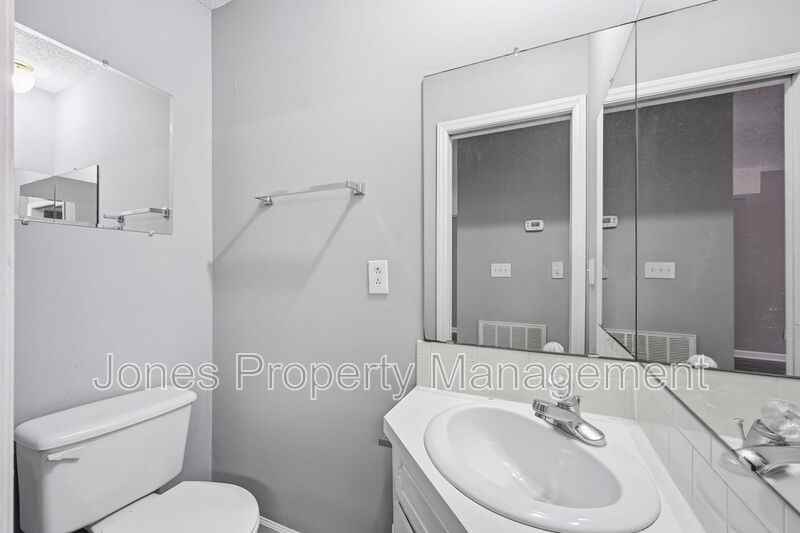 316 N Key St #112 - Photo 7 of 23