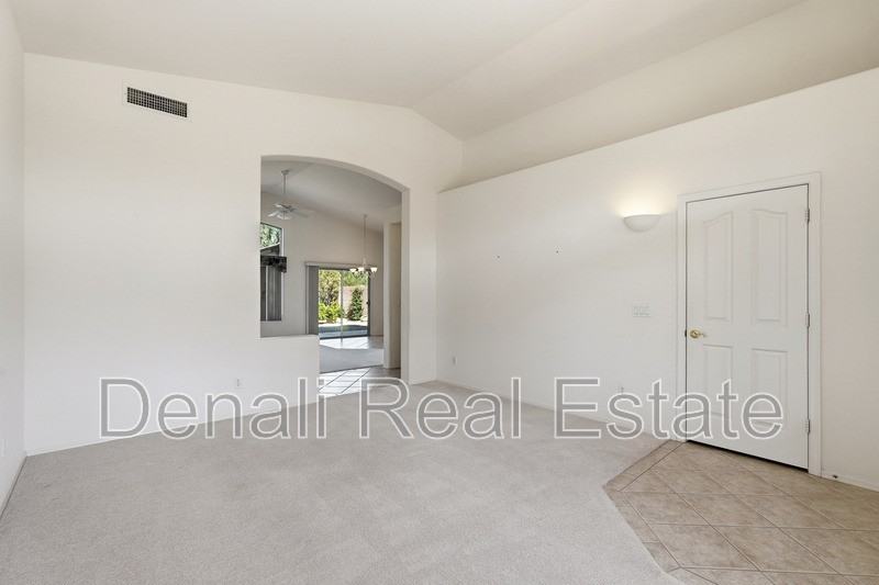 4626 E Thorn Tree Dr - Photo 3 of 30