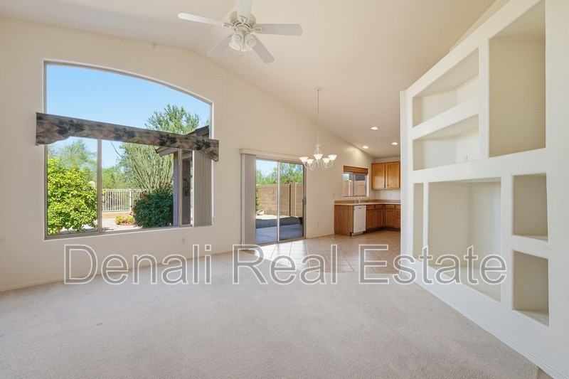 4626 E Thorn Tree Dr - Photo 5 of 30