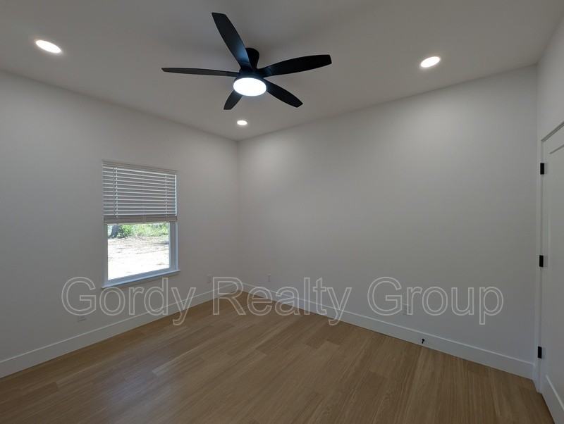 2984A Russ St - Photo 4 of 8