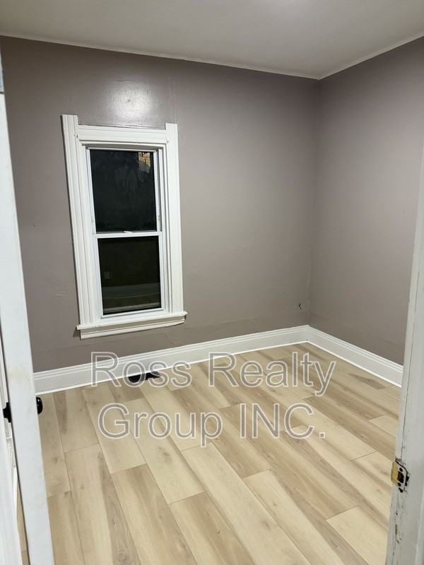 1119 Earl St - Photo 3 of 5