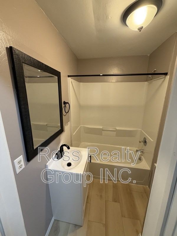 1119 Earl St - Photo 5 of 5