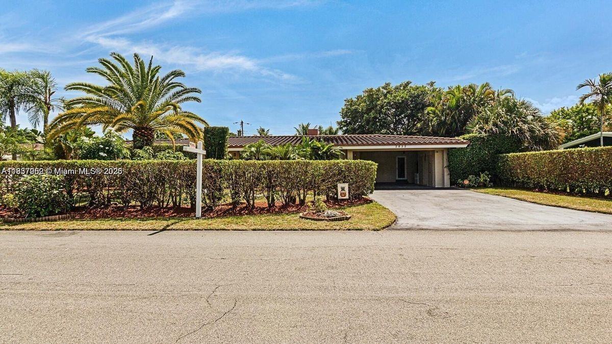 2632 Ne 30th St - Photo 3 of 6