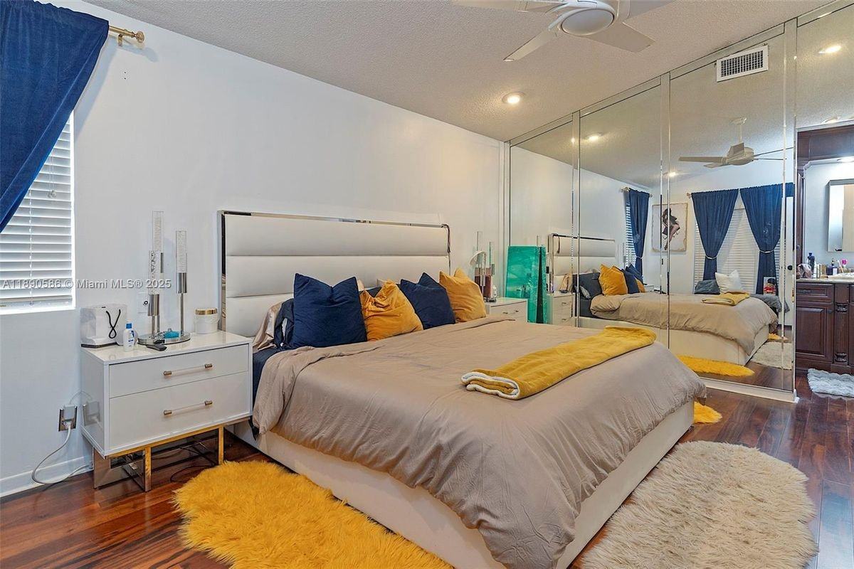 2330 Dover - Photo 2 of 3