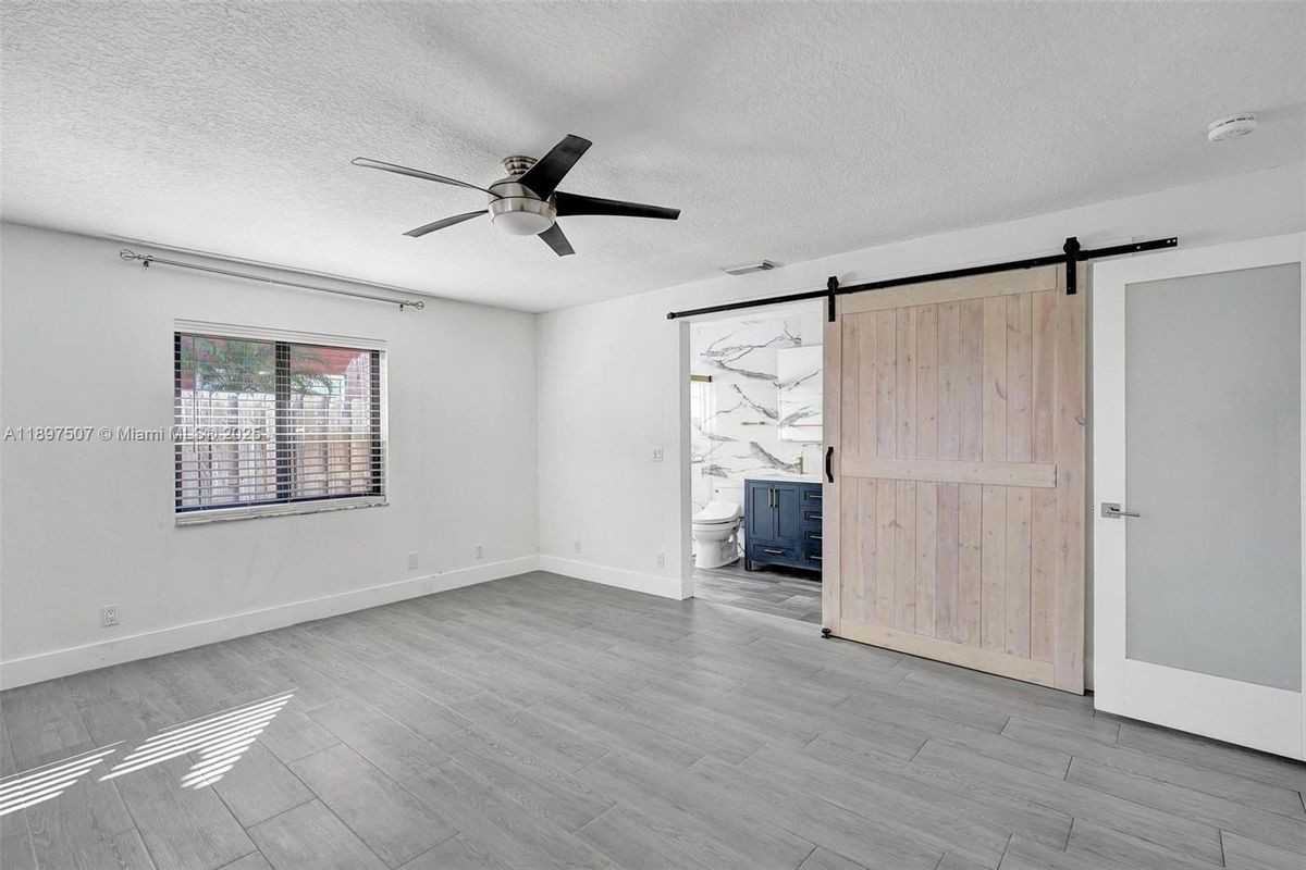 8105 Sw 10th St - Photo 6 of 11