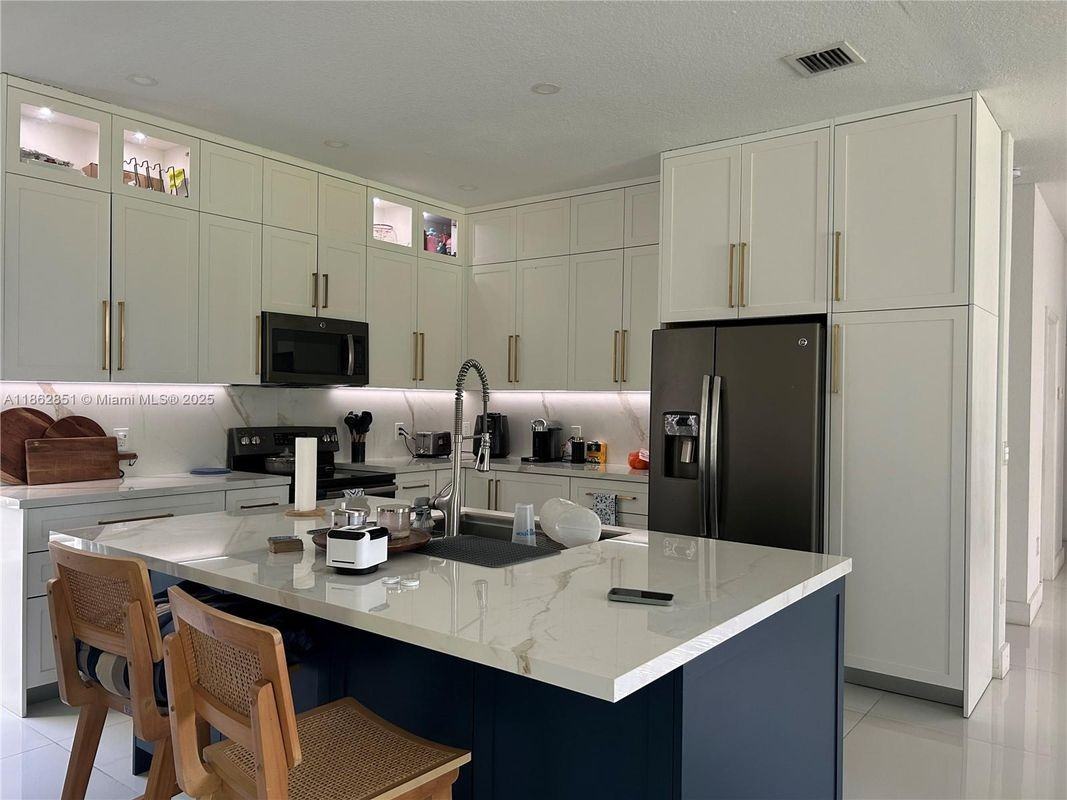 16101 Sw 27th St - Photo 3 of 12