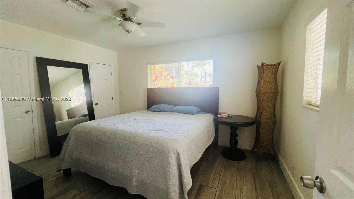 911 N 14th Ave - Photo 7 of 16