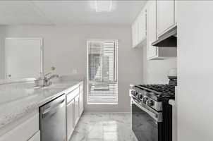 featured image of 2827 S Fairview St #H