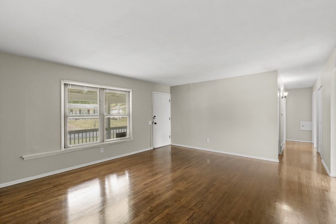 11548 Criterion Avenue - Photo 4 of 27