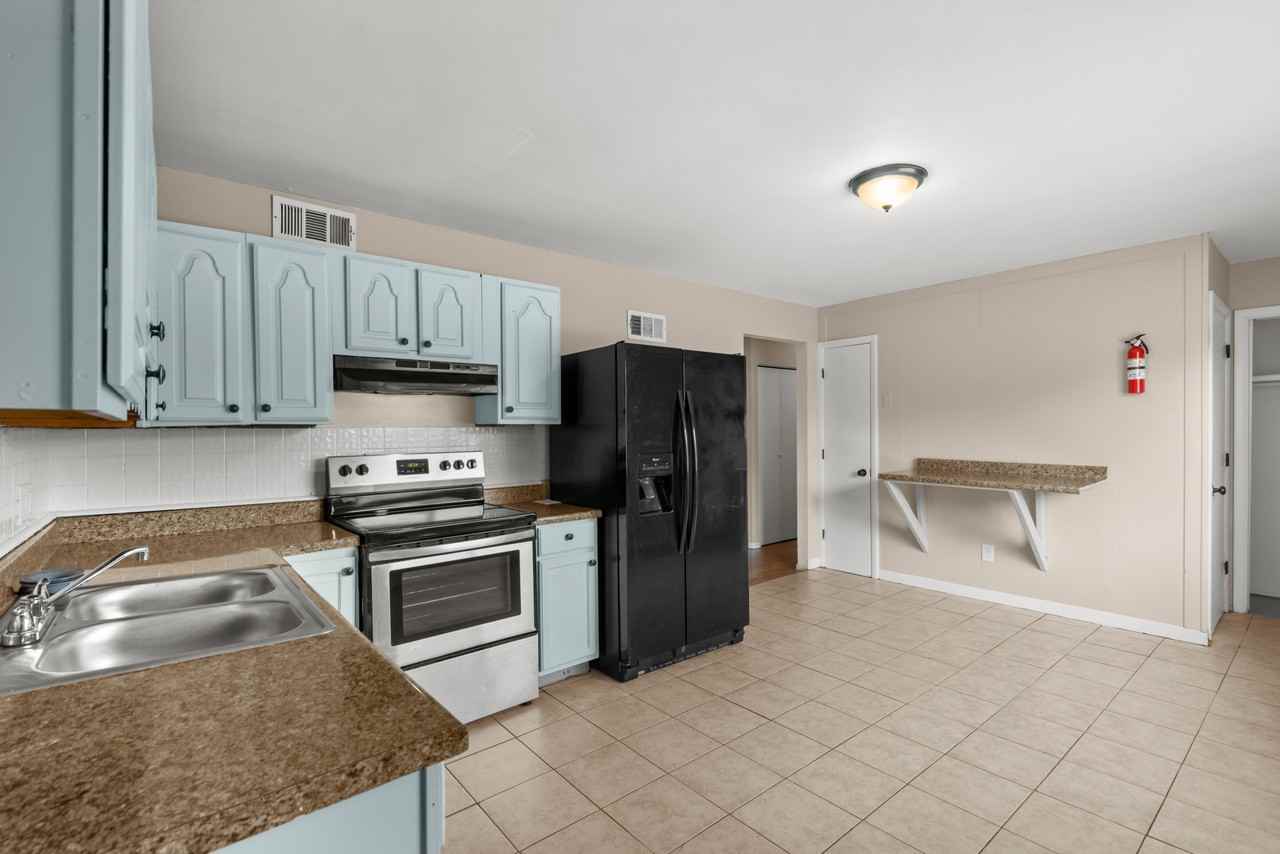 11548 Criterion Avenue - Photo 7 of 27