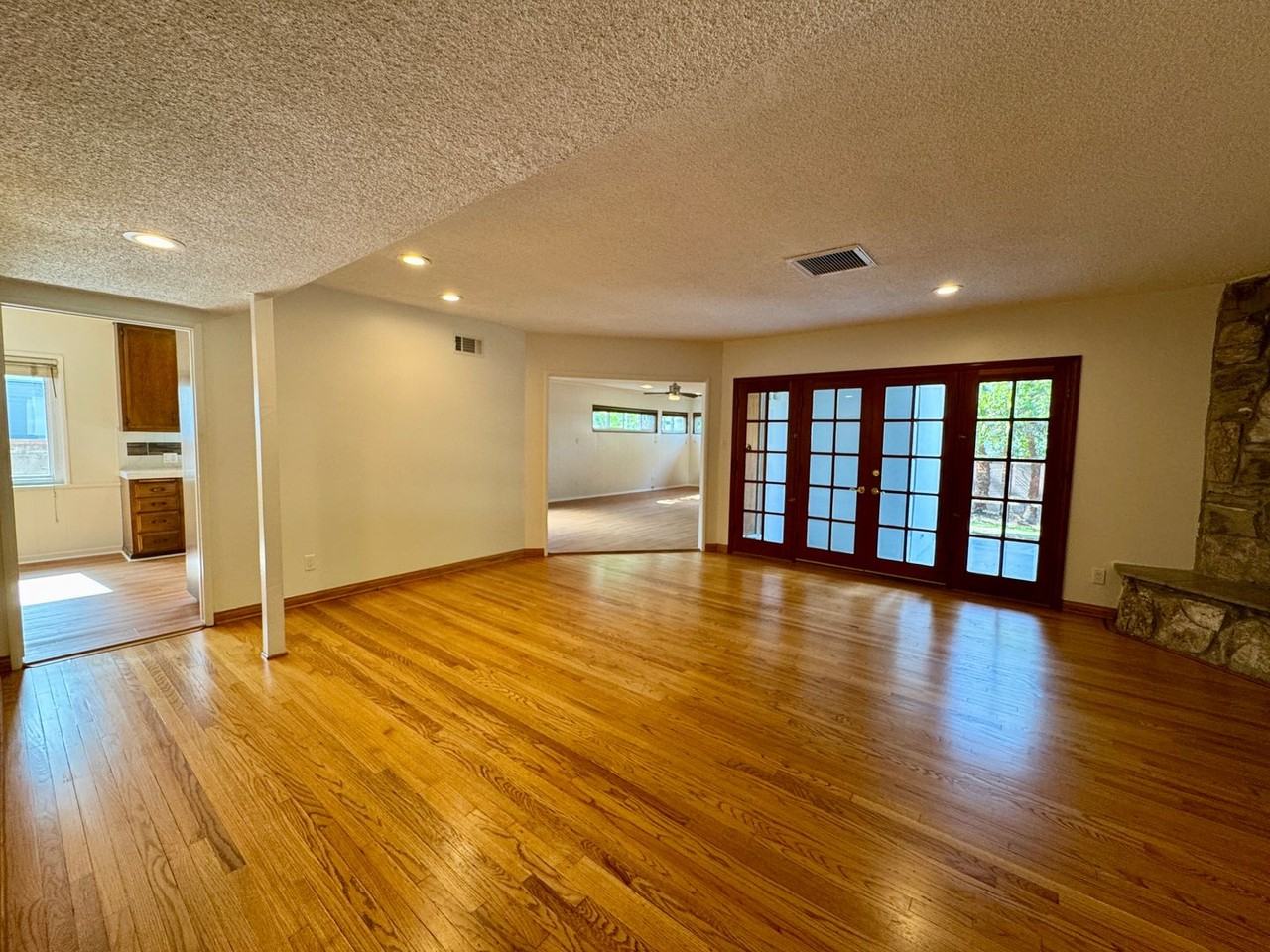 6115 Alcove Ave - Photo 2 of 30