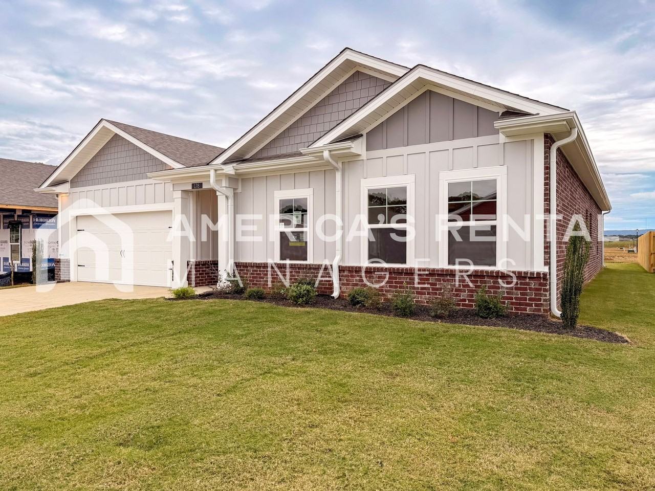 178 Foundry St - Photo 7 of 48