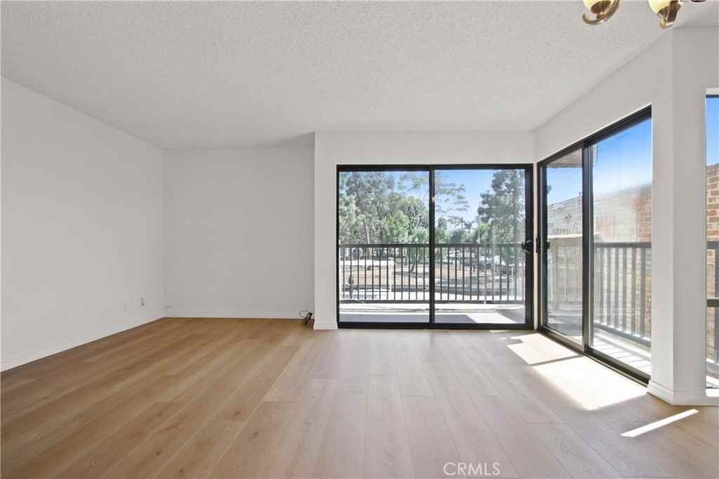 2015 E Broadway - Photo 2 of 6